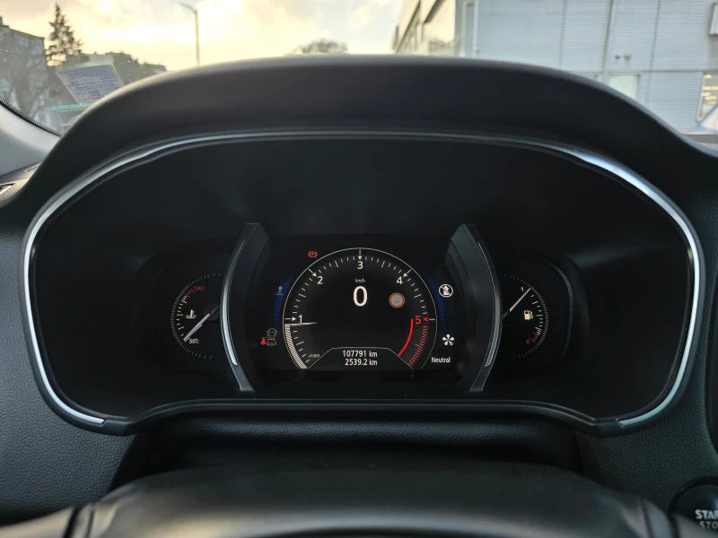 Renault Megane 1.5 dCi INTENS, снимка 11 - Автомобили и джипове - 53204287