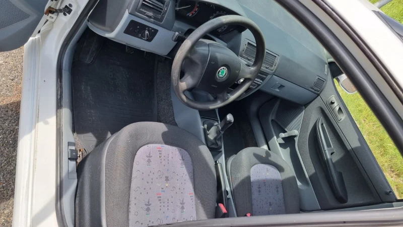 Skoda Fabia 1.9 SDI, снимка 6 - Автомобили и джипове - 53506849