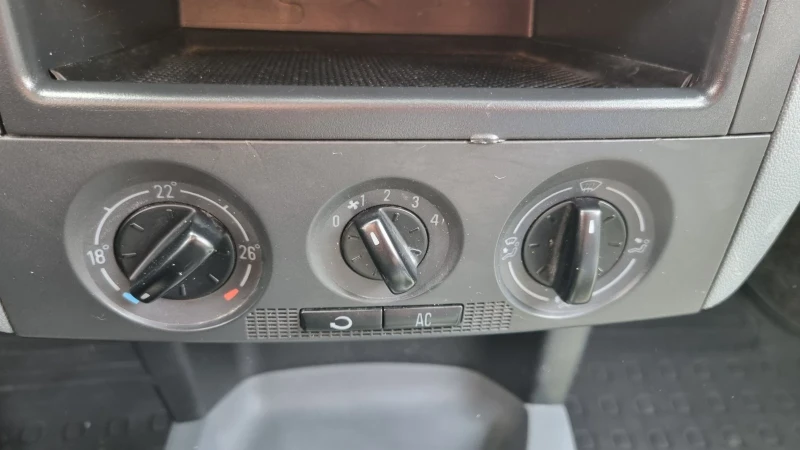 Skoda Fabia 1.9 SDI, снимка 13 - Автомобили и джипове - 53506849