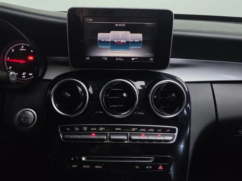 Mercedes-Benz C 200 2.0, снимка 14 - Автомобили и джипове - 54278041