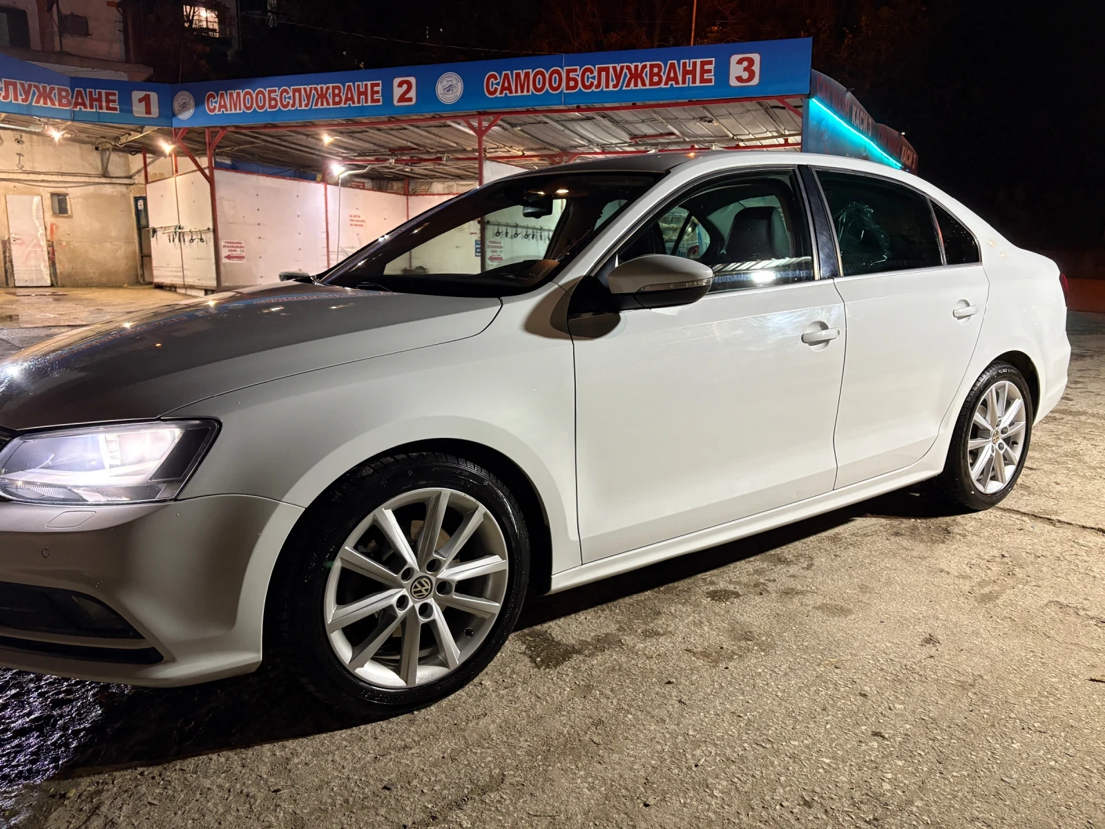 VW Jetta 2.0 TDI HIGHLINE, снимка 1