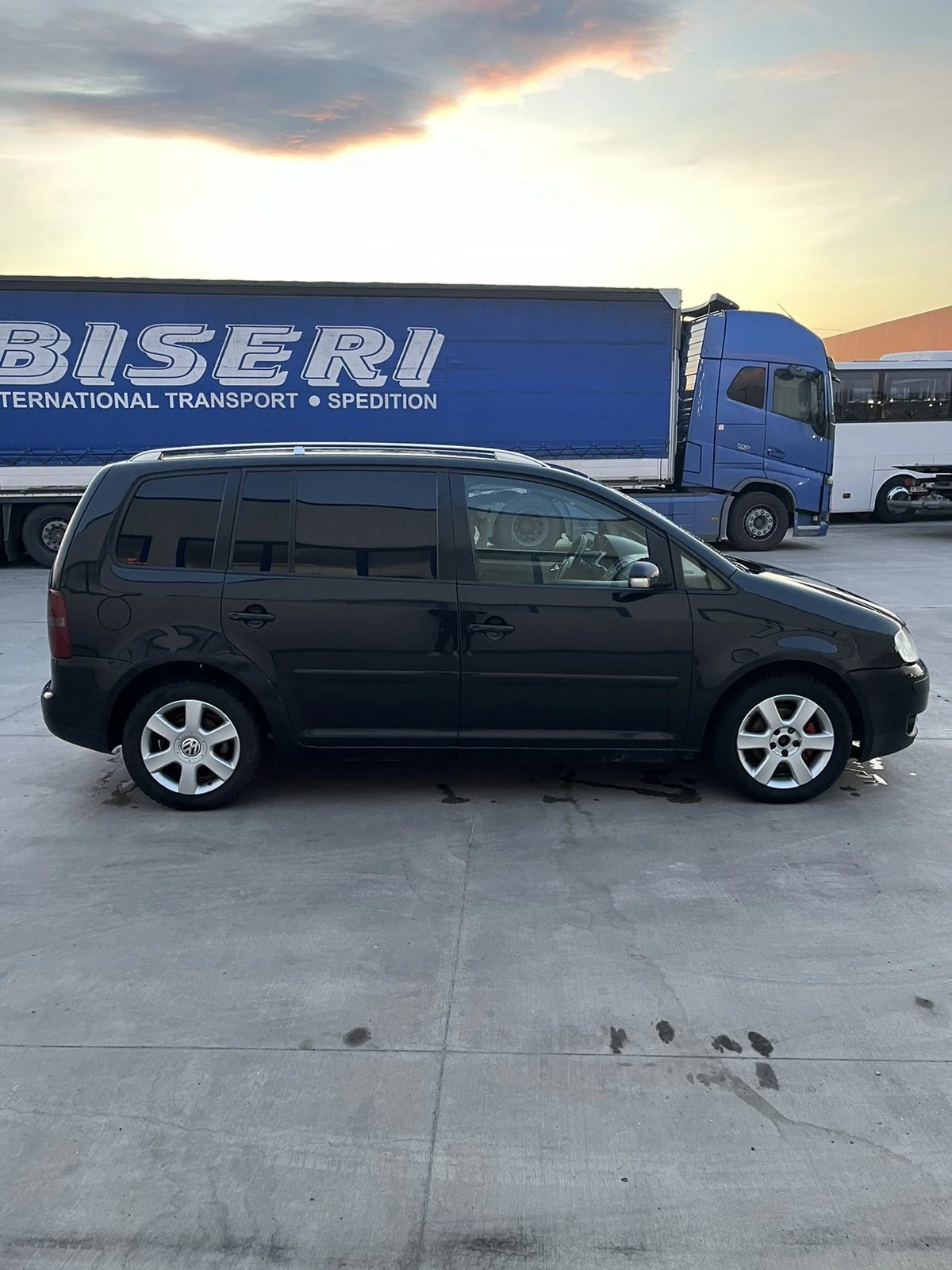 VW Touran 2.0 TDI BKD - изображение 4