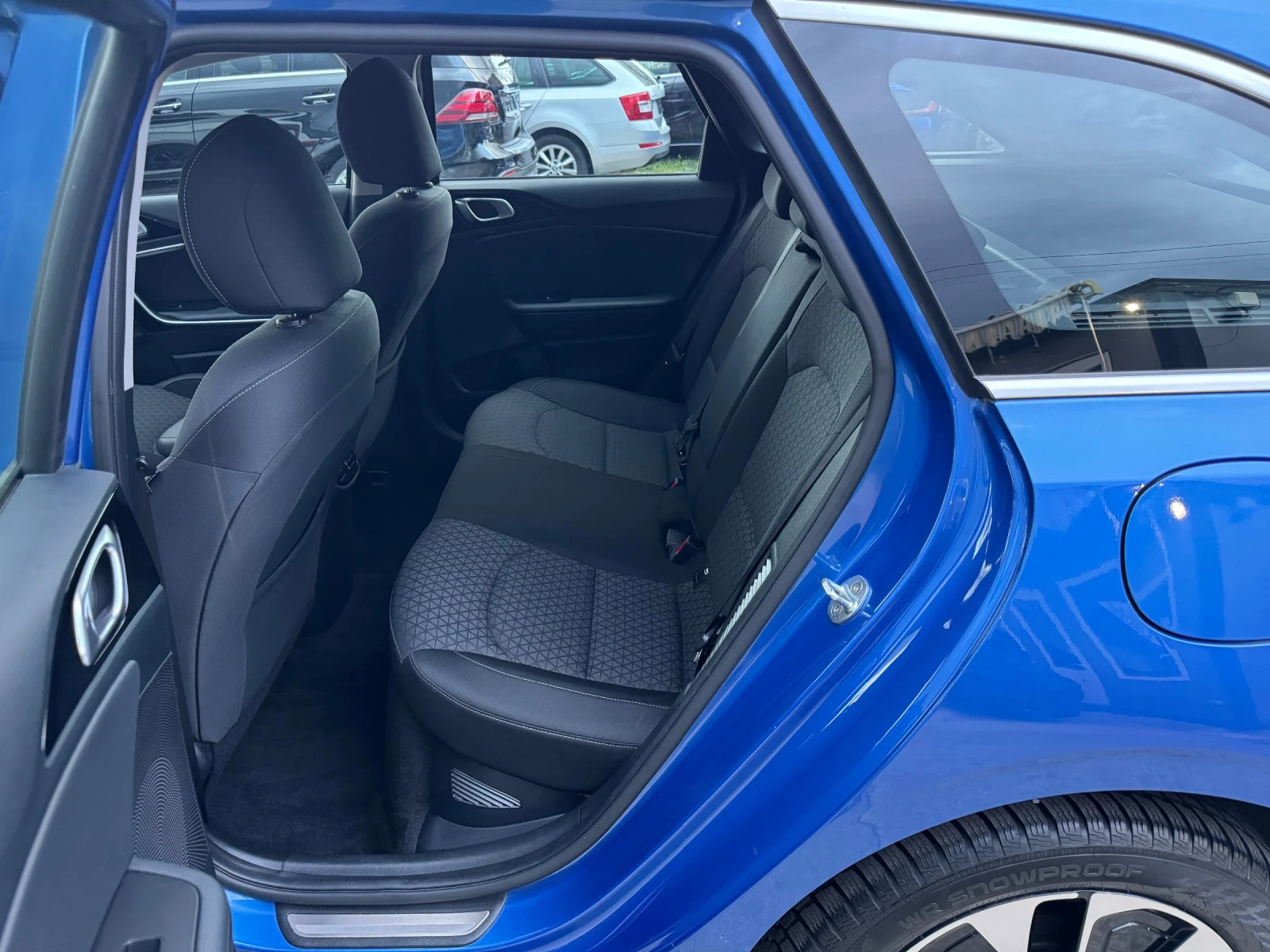 Kia Ceed VISION 1.6 GDI Plug-in Hybrid - изображение 10