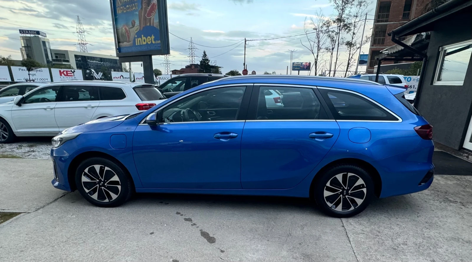 Kia Ceed VISION 1.6 GDI Plug-in Hybrid - изображение 2