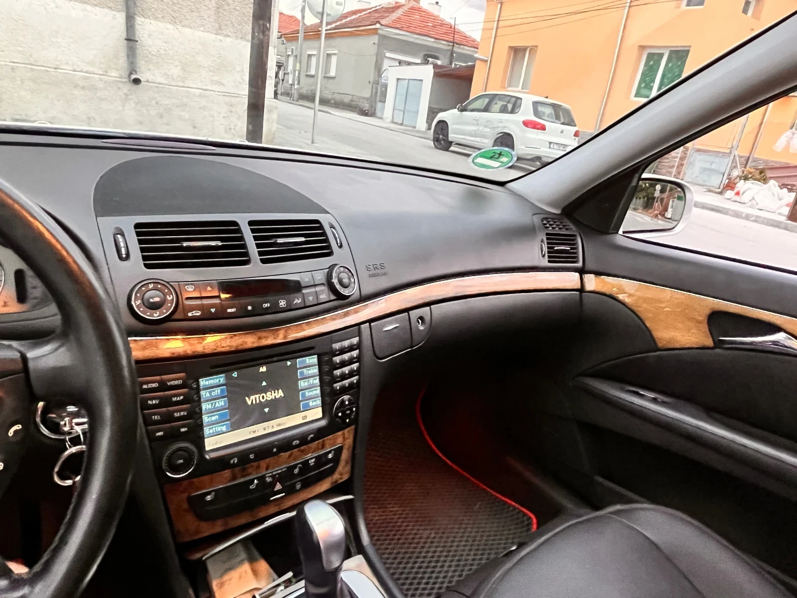 Mercedes-Benz E 320  - изображение 2