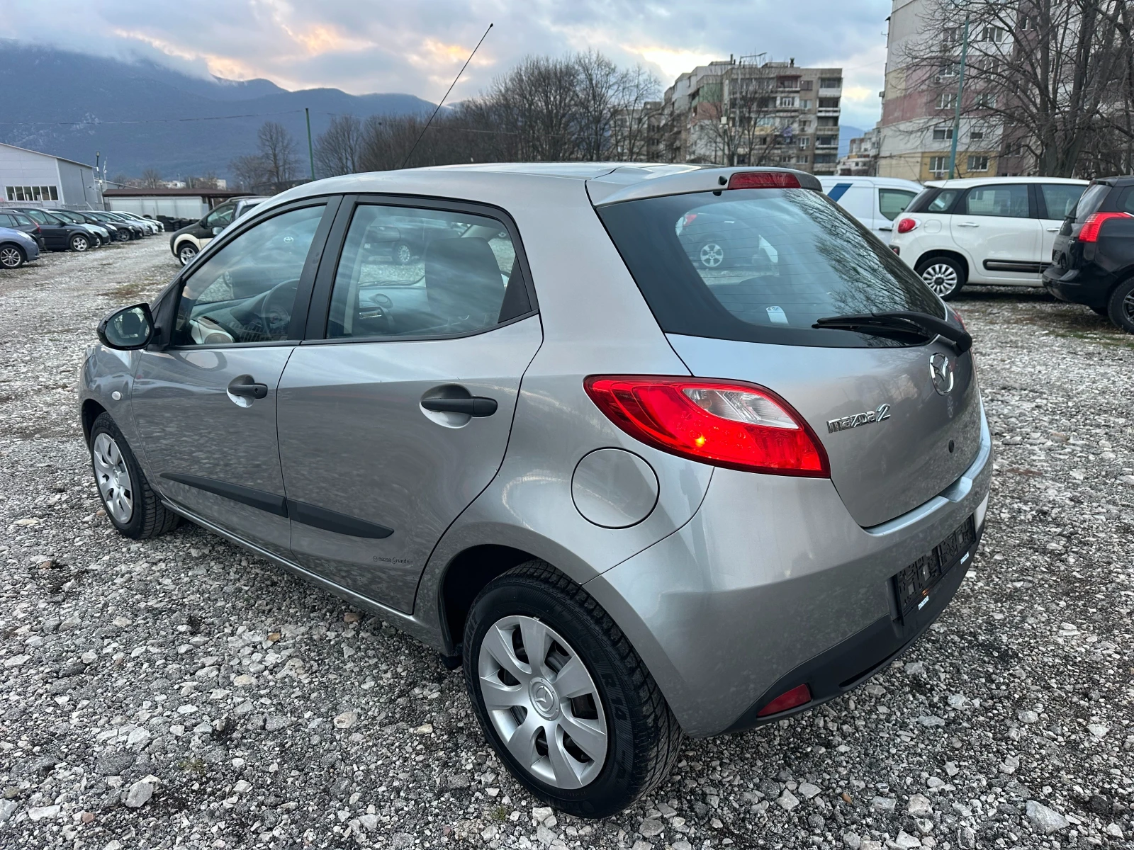 Mazda 2 1.3I 75KC | Mobile.bg   3