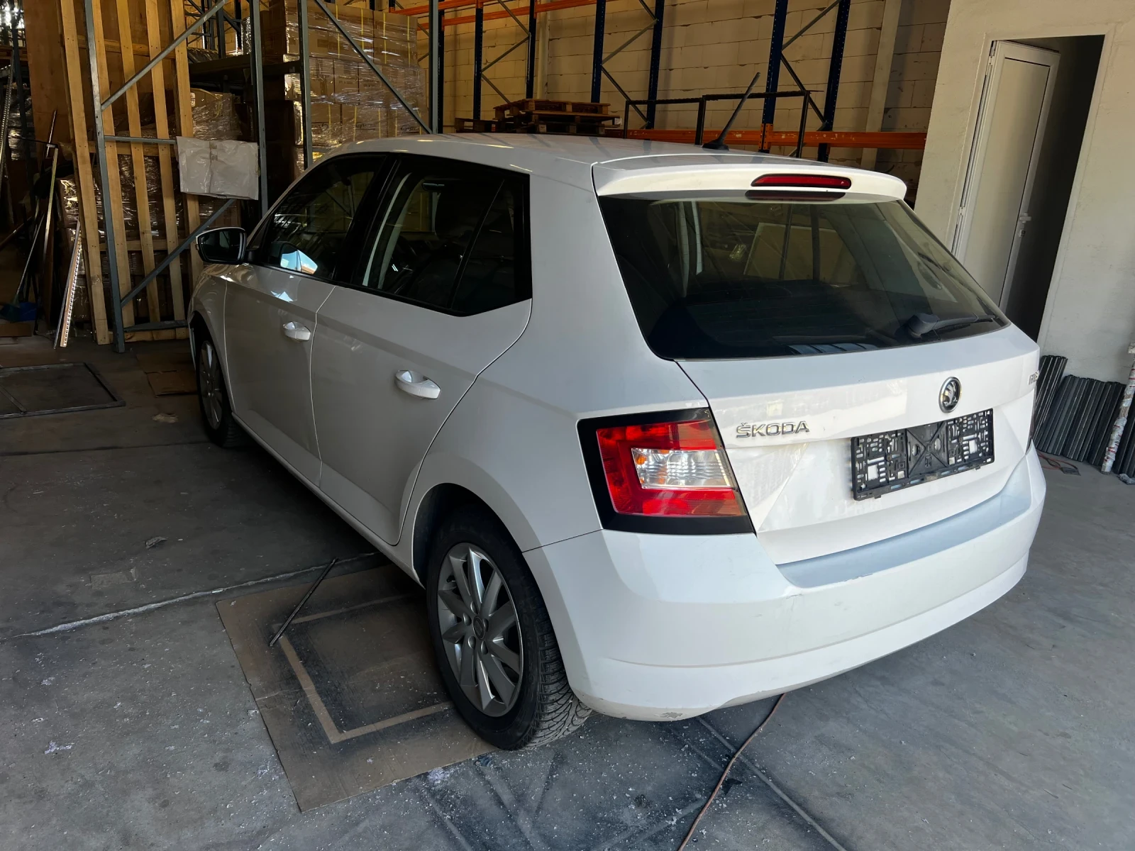 Skoda Fabia, снимка 15 - Автомобили и джипове - 54450017