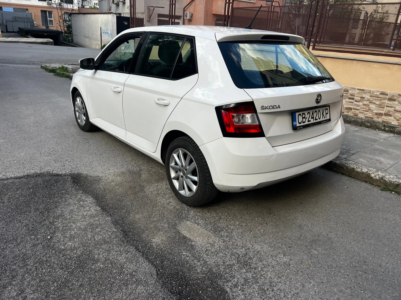 Skoda Fabia, снимка 13 - Автомобили и джипове - 54450017