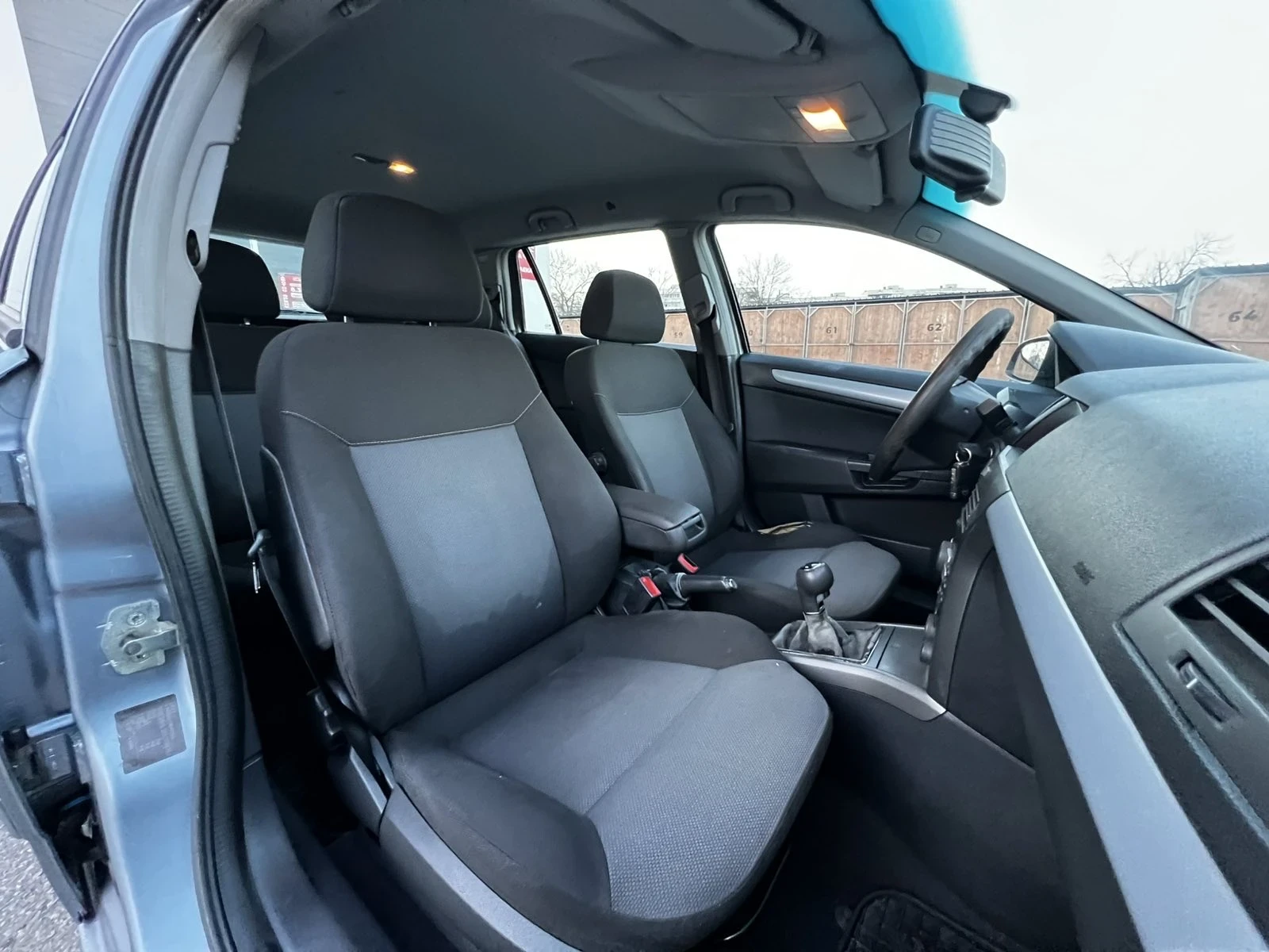 Opel Astra 1.7CDI, снимка 15 - Автомобили и джипове - 54283105