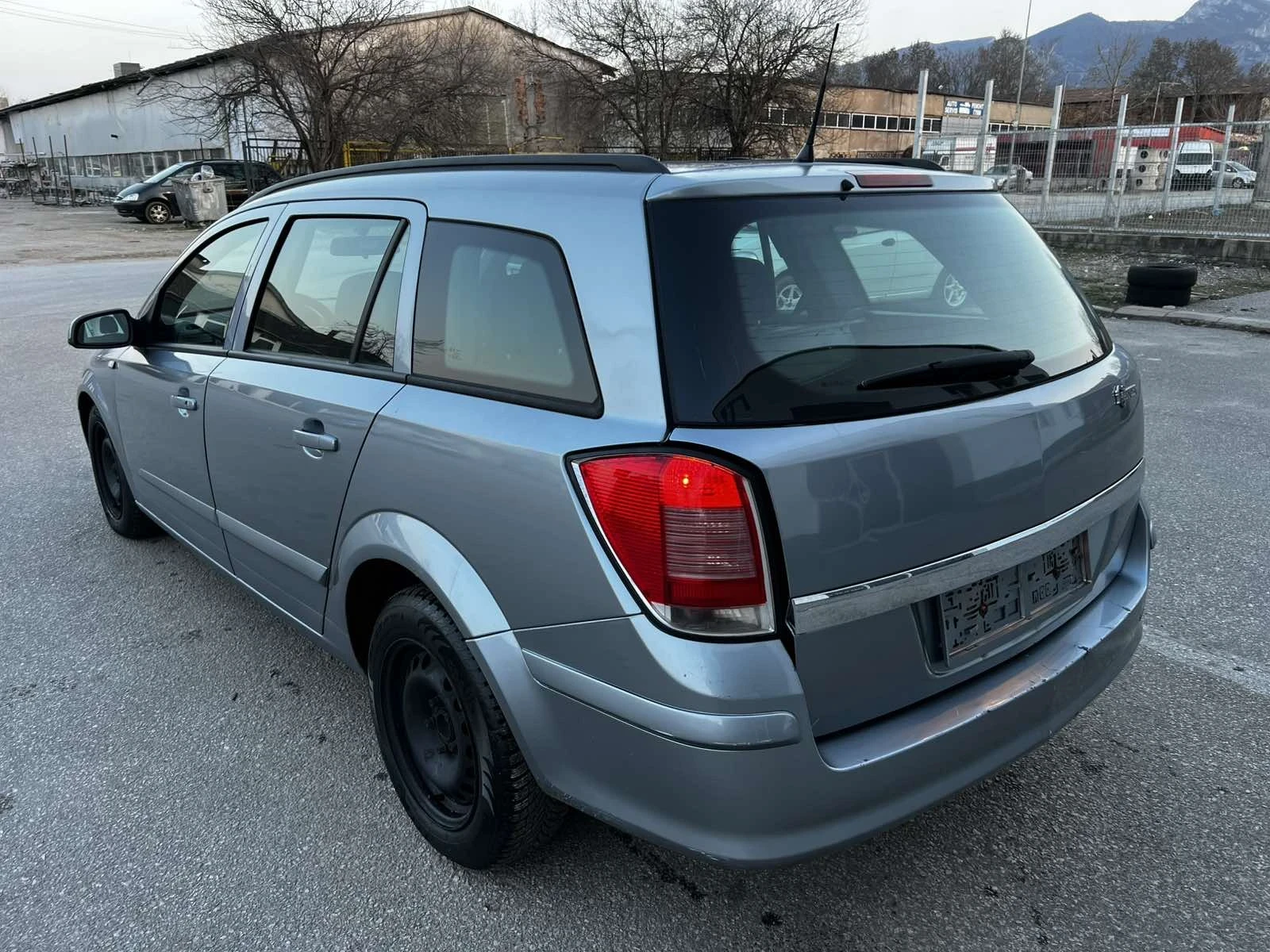 Opel Astra 1.7CDI, снимка 2 - Автомобили и джипове - 54283105
