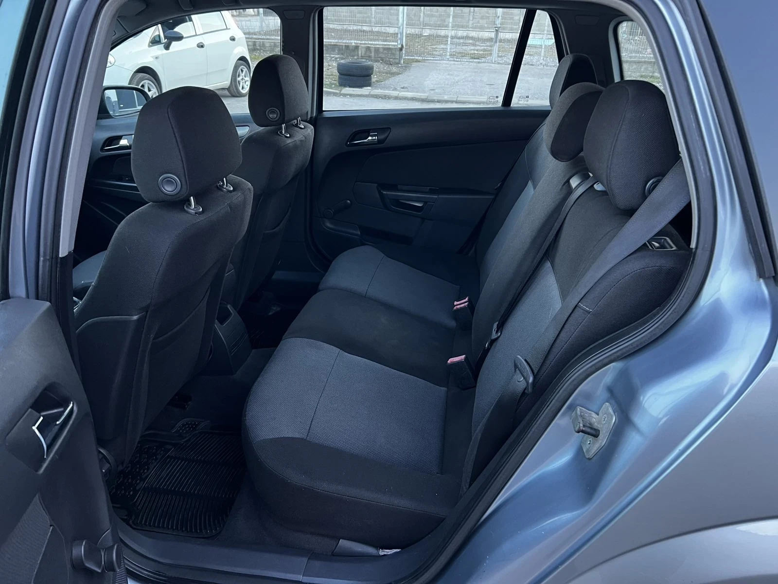 Opel Astra 1.7CDI, снимка 7 - Автомобили и джипове - 54283105