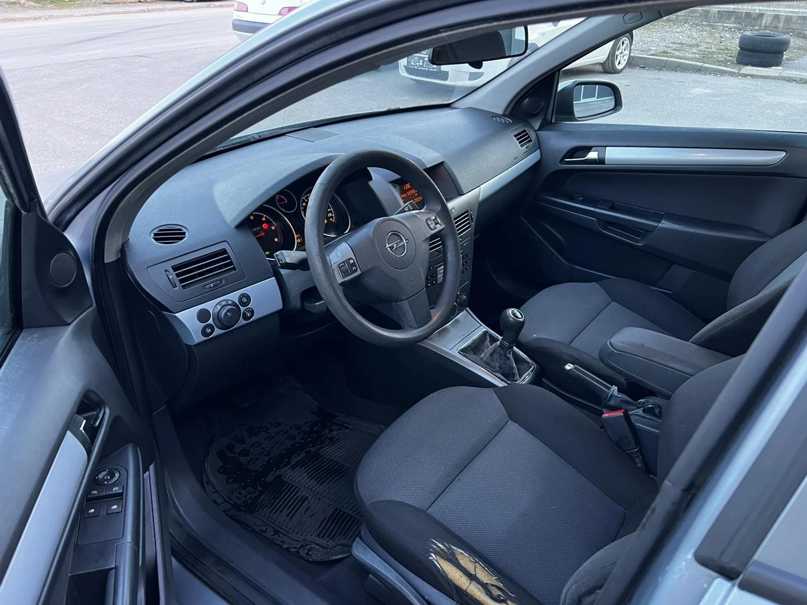 Opel Astra 1.7CDI, снимка 4 - Автомобили и джипове - 54283105