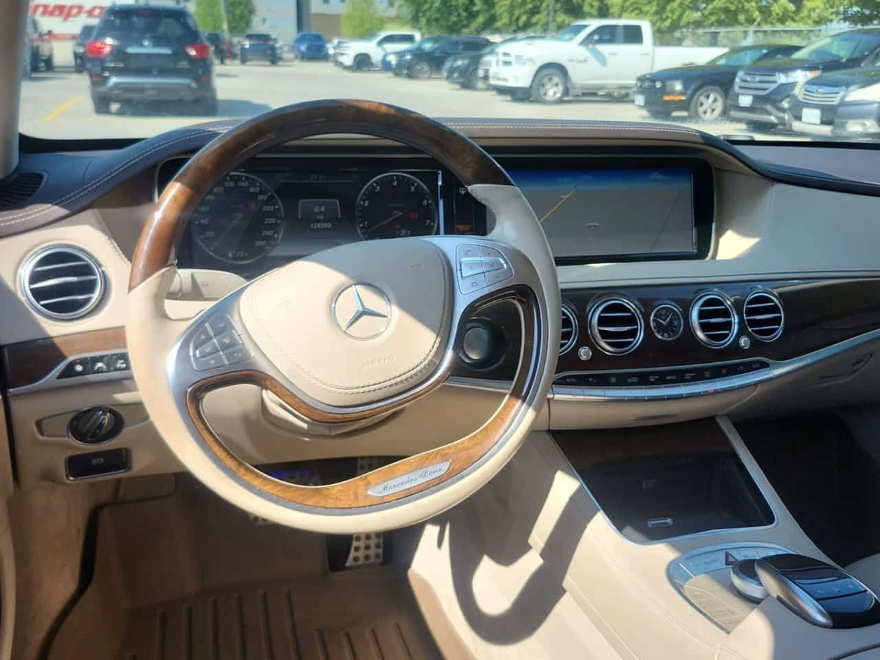 Mercedes-Benz S 550 * ПОДГРЕВ* ОБДУХВАНЕ* КАМЕРА* ДИСТОРНИК* ПАНОРАМА*, снимка 9 - Автомобили и джипове - 54699389