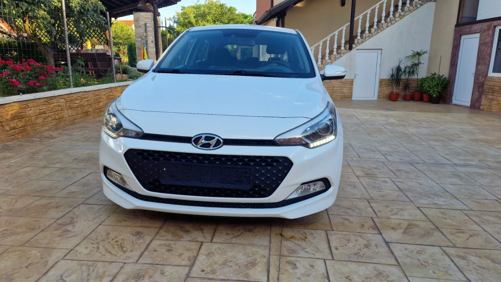 Hyundai I20 1.1CRDi-EURO-6, снимка 8 - Автомобили и джипове - 54962975