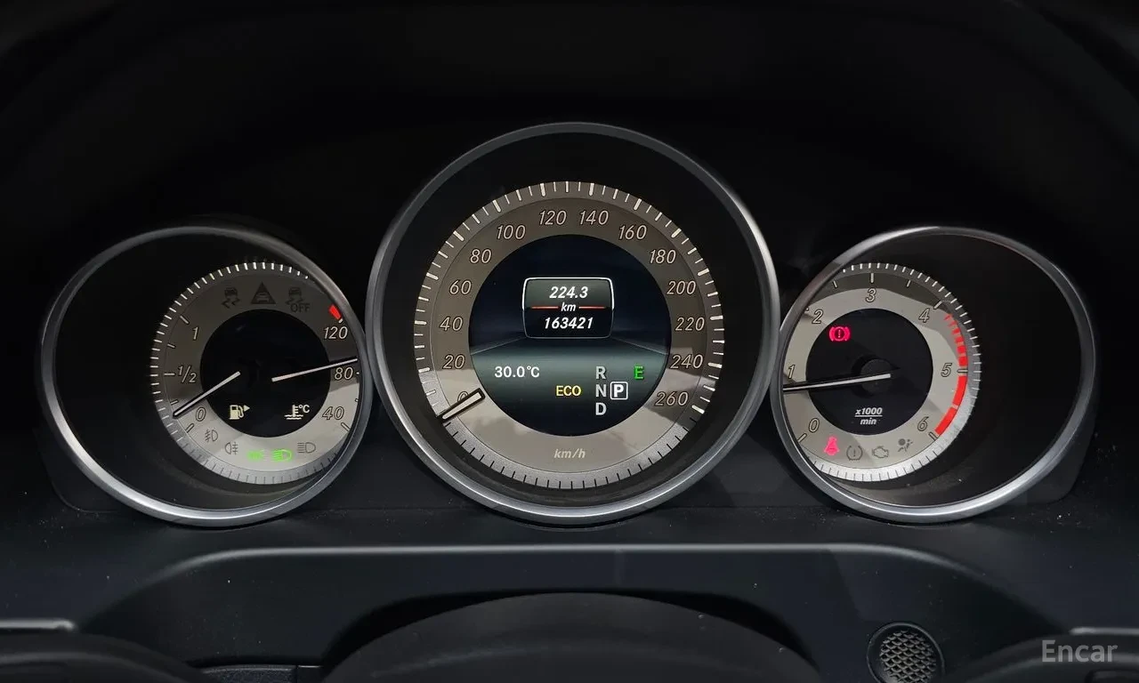 Mercedes-Benz E 220 задно предаване, снимка 6 - Автомобили и джипове - 55476205