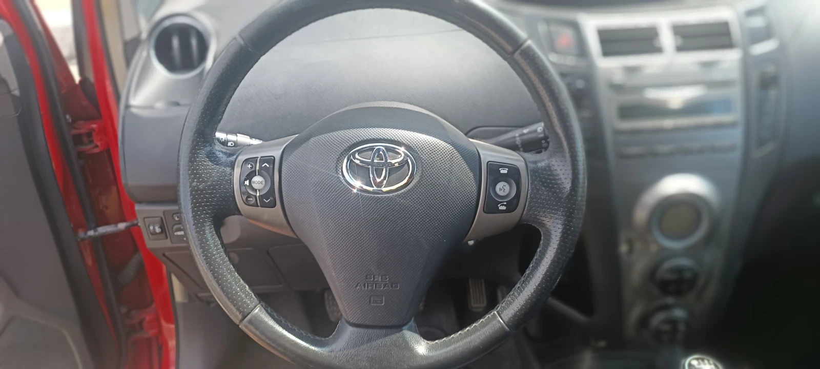 Toyota Yaris, снимка 8 - Автомобили и джипове - 55730665