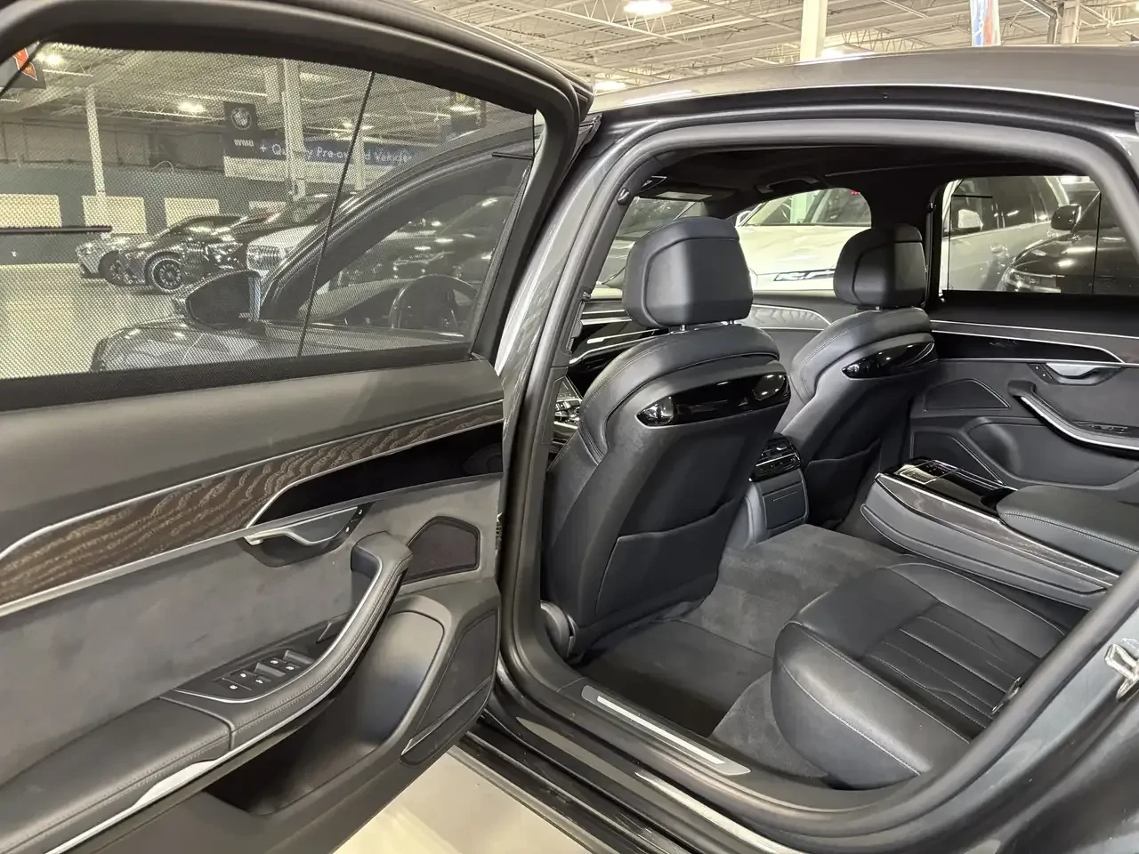 Audi A8 L* FACE* 360* ДИСТРОНИК* ОБДУХ* ВЪЗДУШНО* , снимка 7 - Автомобили и джипове - 55769518