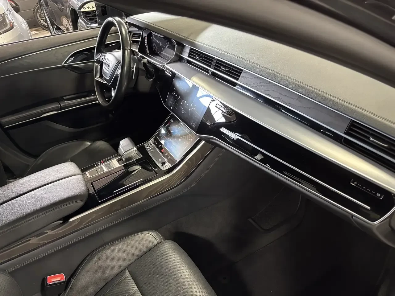 Audi A8 L* FACE* 360* ДИСТРОНИК* ОБДУХ* ВЪЗДУШНО* , снимка 6 - Автомобили и джипове - 55769518