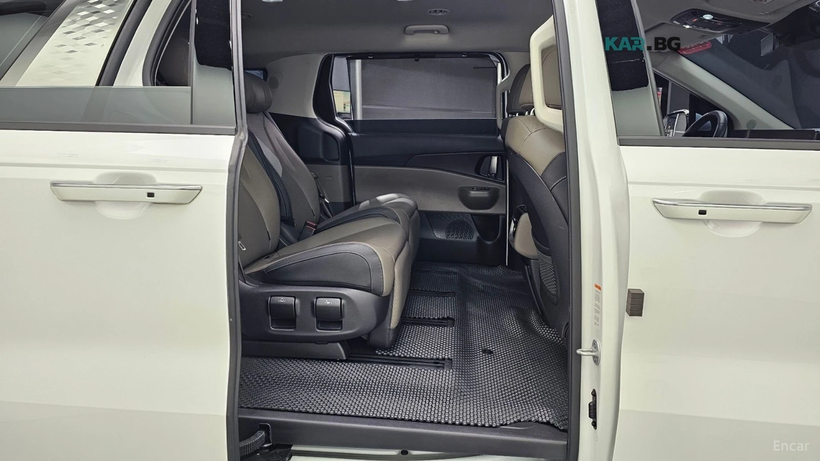 Kia Carnival NOBLESSE* 7МЕСТЕН* ДИСТРОНИК* ОБДУХВАНЕ* КАМЕРА* , снимка 10 - Автомобили и джипове - 55952123