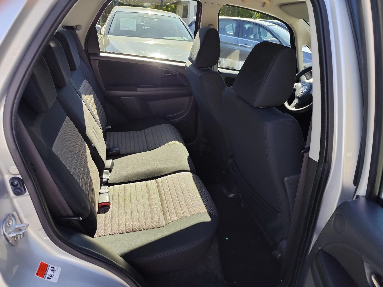 Fiat Sedici 1.6i/4X4/EURO5B/KLIMATRONIK/FACELIFT, снимка 11 - Автомобили и джипове - 56306644