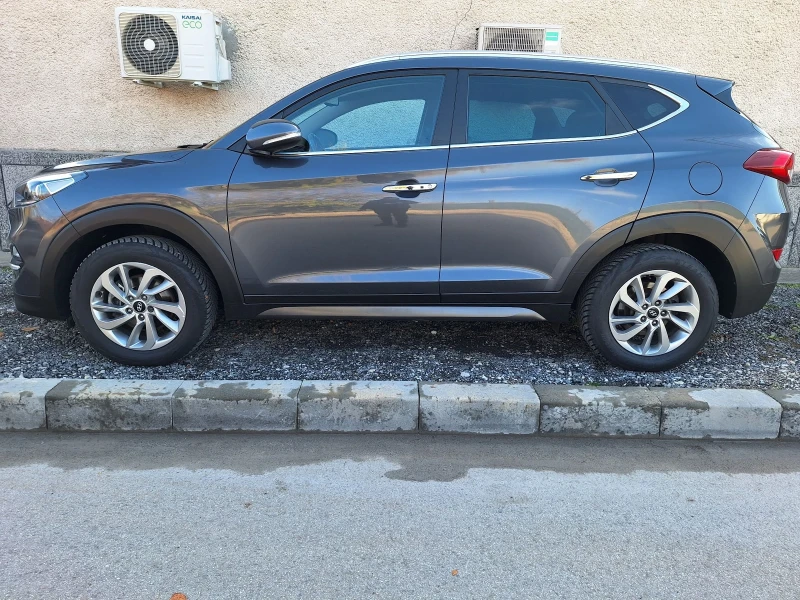 Hyundai Tucson 1.7 CRDI Xpossible, снимка 4 - Автомобили и джипове - 48003283