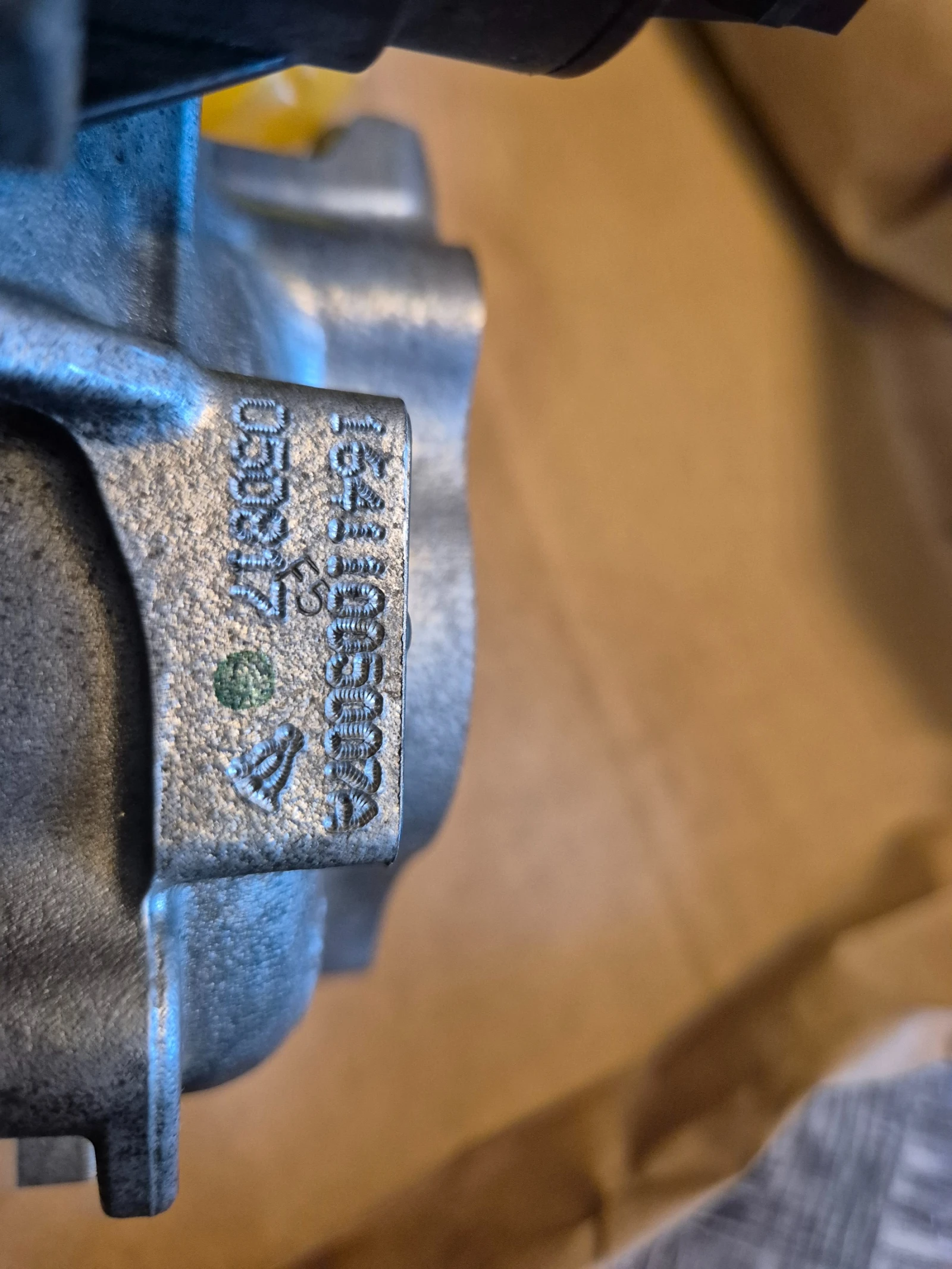 VW Tiguan BorgWarner турбина оригинална VAG 2.0 TDI Bi-Turbo, снимка 12 - Автомобили и джипове - 53944644