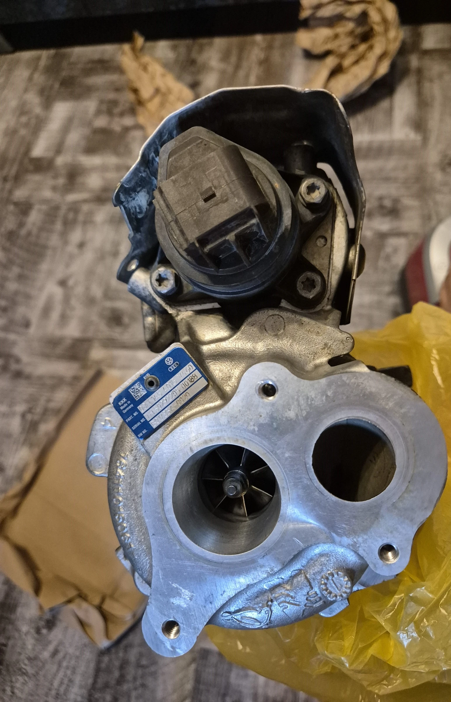 VW Tiguan BorgWarner турбина оригинална VAG 2.0 TDI Bi-Turbo