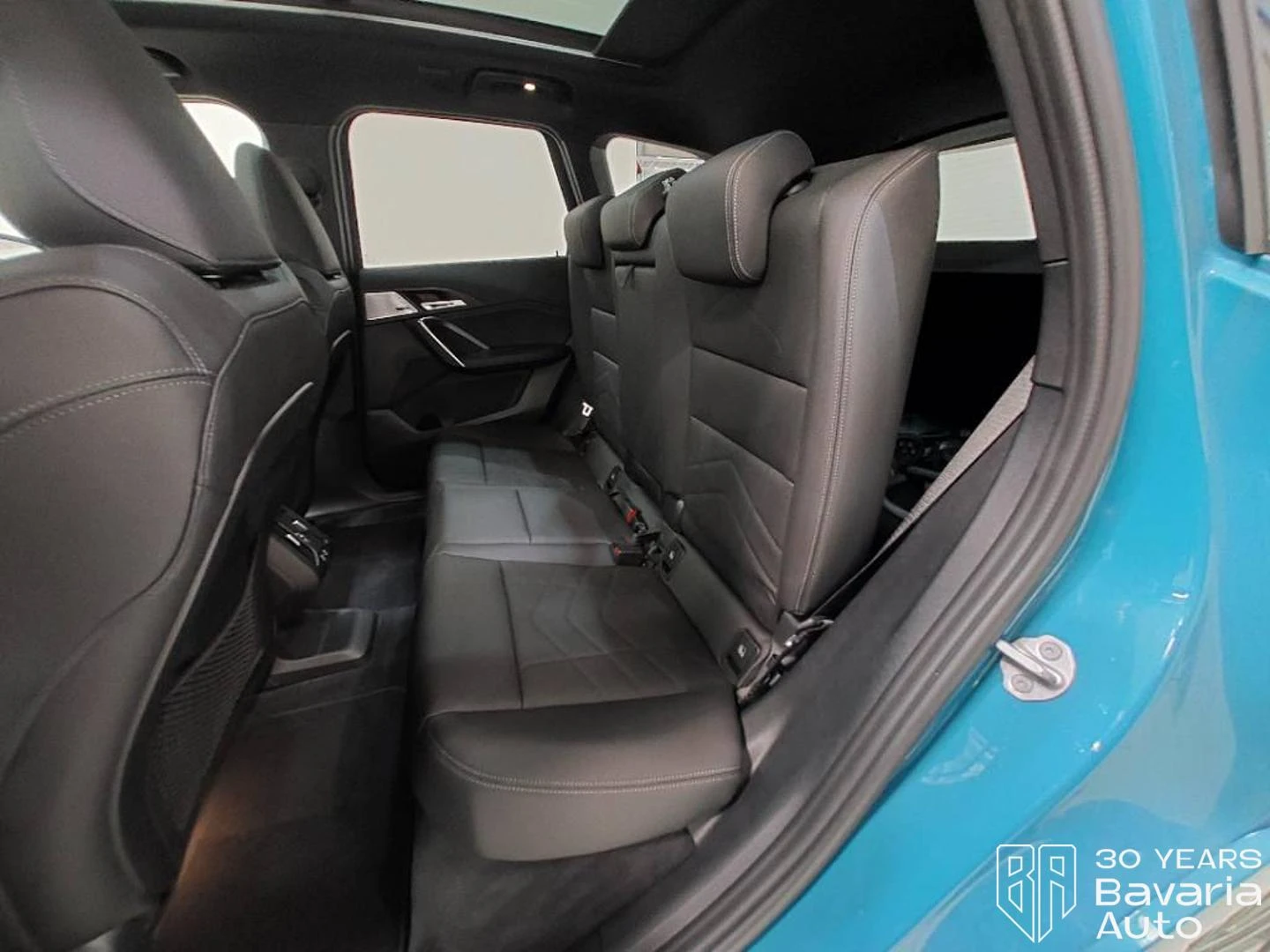 BMW iX1 30 xDrive M Sport Paket - изображение 8