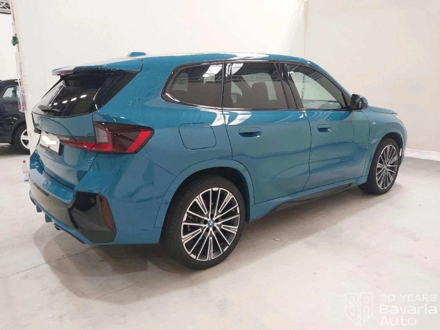 BMW iX1 30 xDrive M Sport Paket - изображение 3