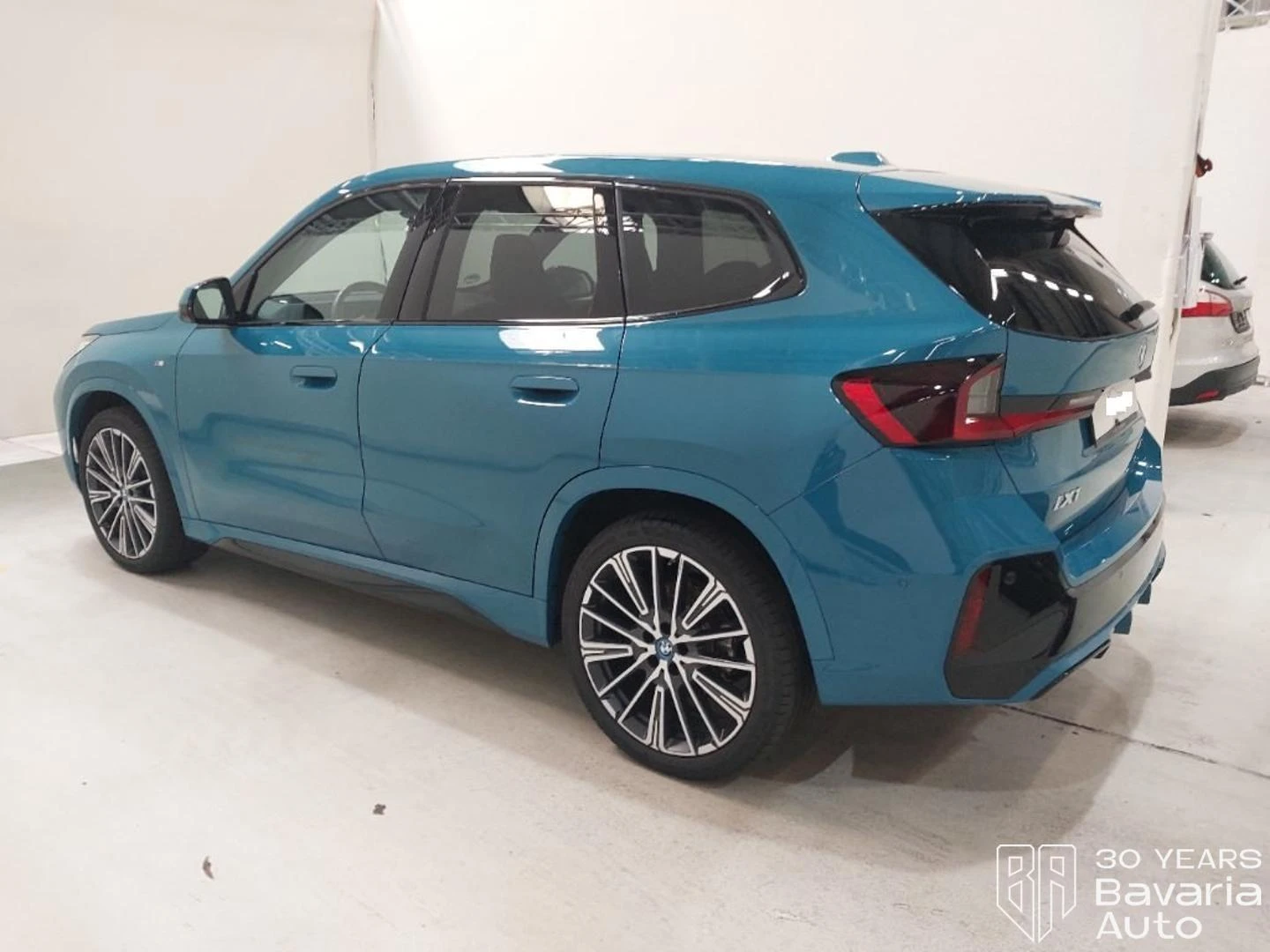 BMW iX1 30 xDrive M Sport Paket - изображение 2