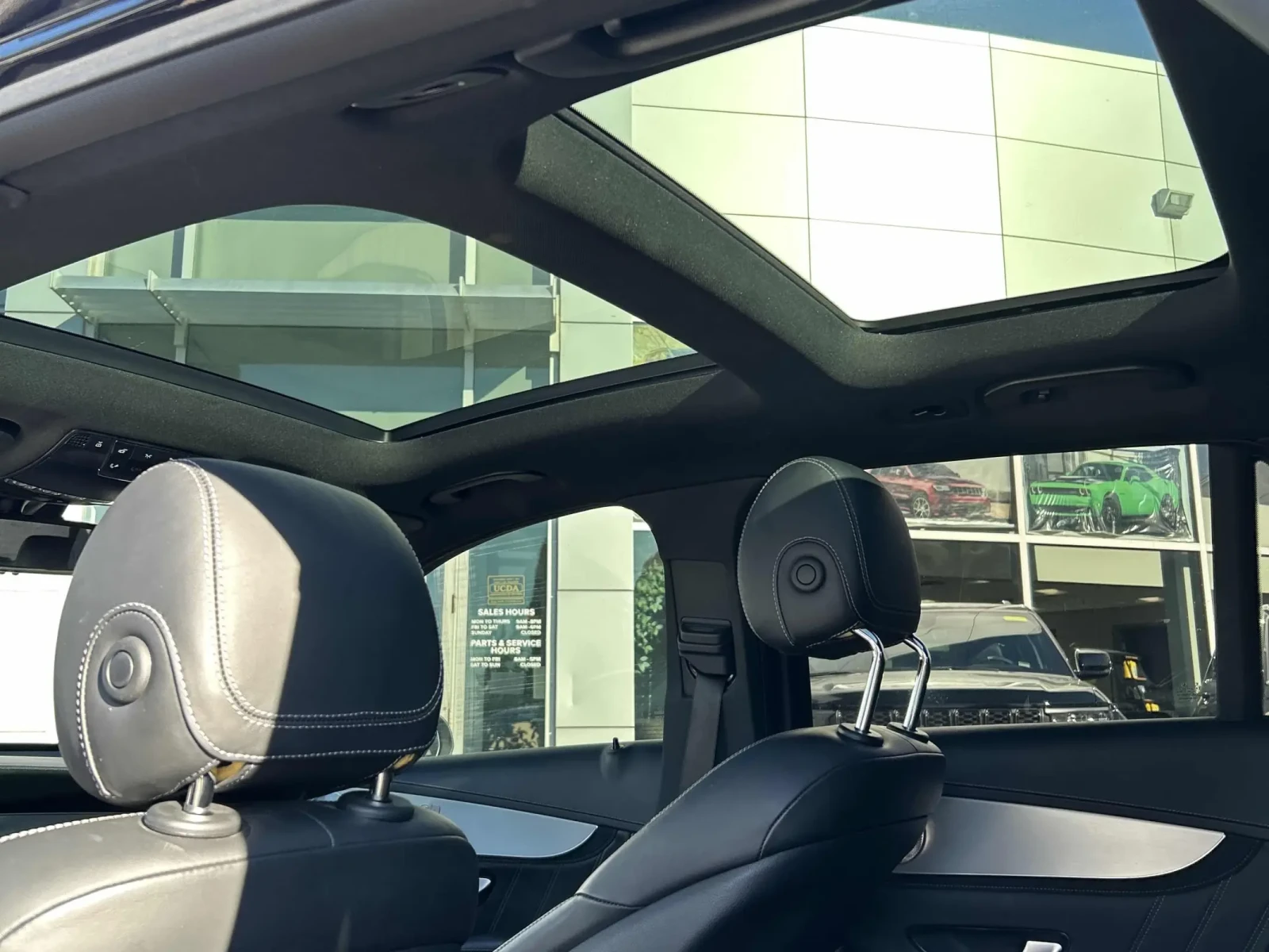 Mercedes-Benz GLC 63 AMG * CARFAX * БЕЗ ПЪРВОНАЧАЛНА ВНОСКА - изображение 9