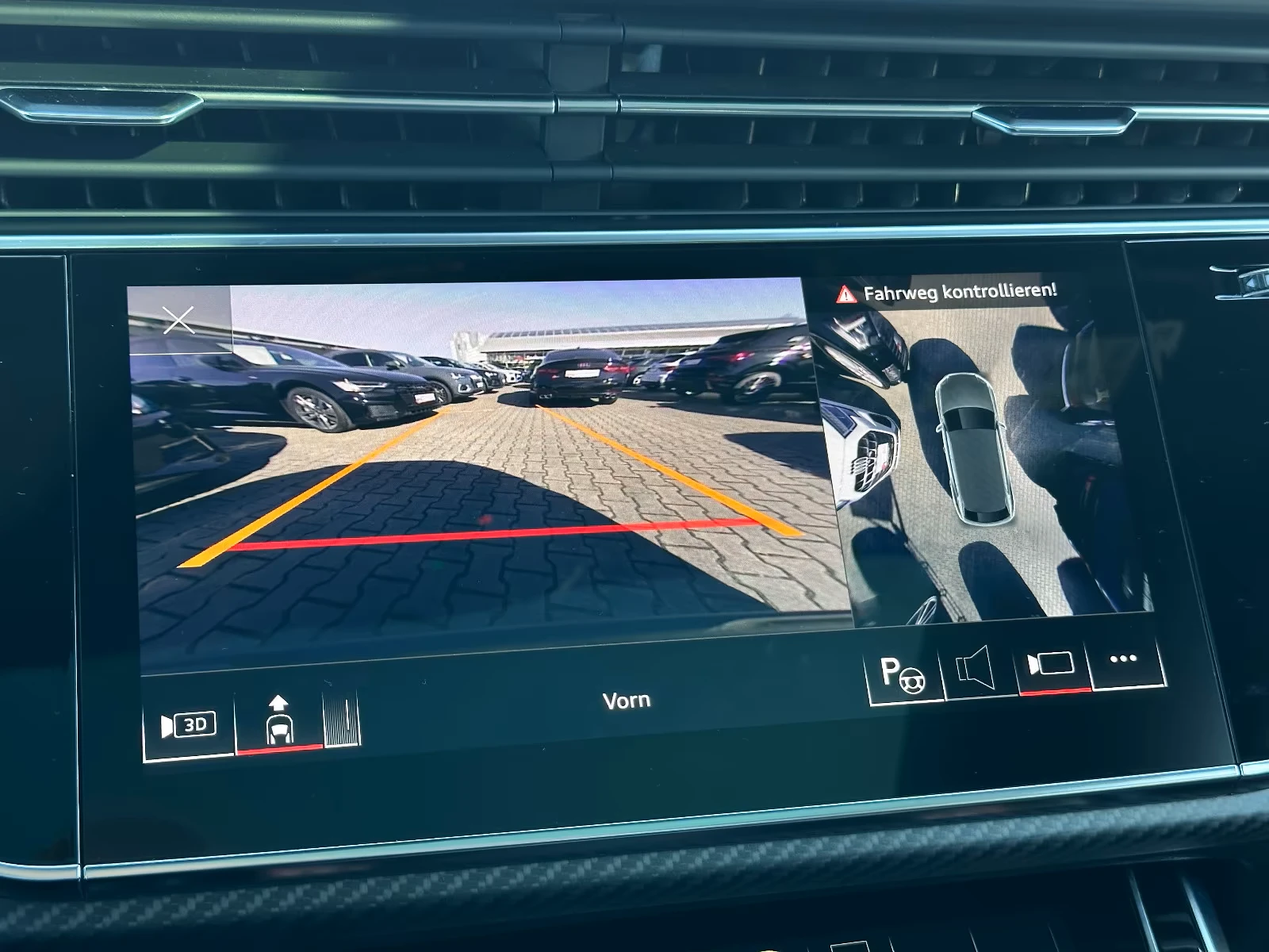 Audi RSQ8 HEAD-UP* DISTR* B&O* MEMORY* PANO* 360CAM* , снимка 10 - Автомобили и джипове - 54519587