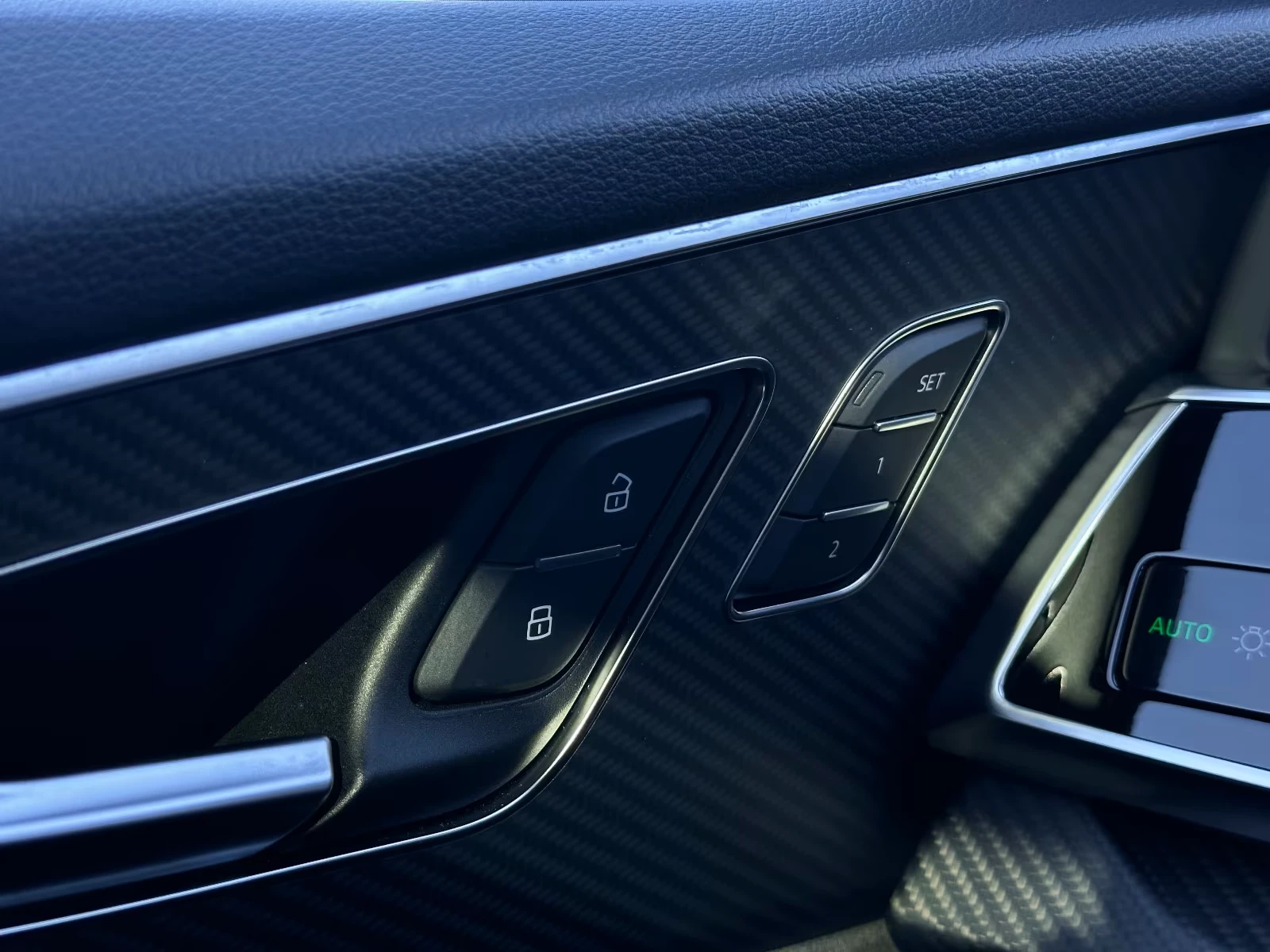 Audi RSQ8 HEAD-UP* DISTR* B&O* MEMORY* PANO* 360CAM* , снимка 9 - Автомобили и джипове - 54519587