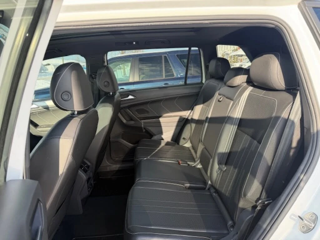 VW Tiguan R-LINE BLACK* 4MOTION* ДИСТРОНИК* ПОДГРЕВ* ПАНО* , снимка 15 - Автомобили и джипове - 54542243