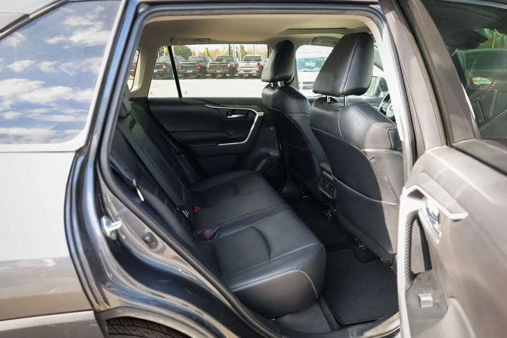 Toyota Rav4 * XLE HV * АВТОКРЕДИТ БЕЗ ПЪРВОНАЧАЛНА ВНОСКА, снимка 10 - Автомобили и джипове - 54608095