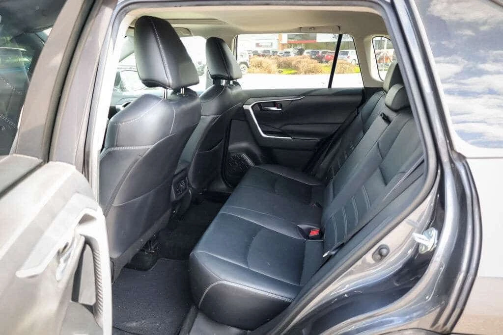 Toyota Rav4 * XLE HV * АВТОКРЕДИТ БЕЗ ПЪРВОНАЧАЛНА ВНОСКА, снимка 16 - Автомобили и джипове - 54608095