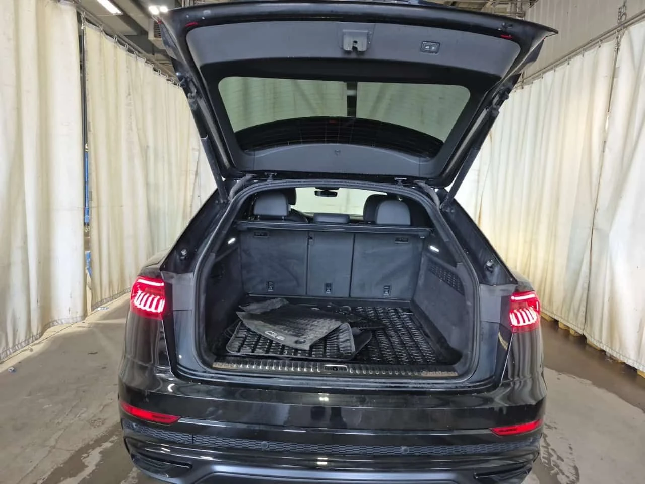 Audi Q8 TECHNIK  CARFAX, снимка 14 - Автомобили и джипове - 54870734