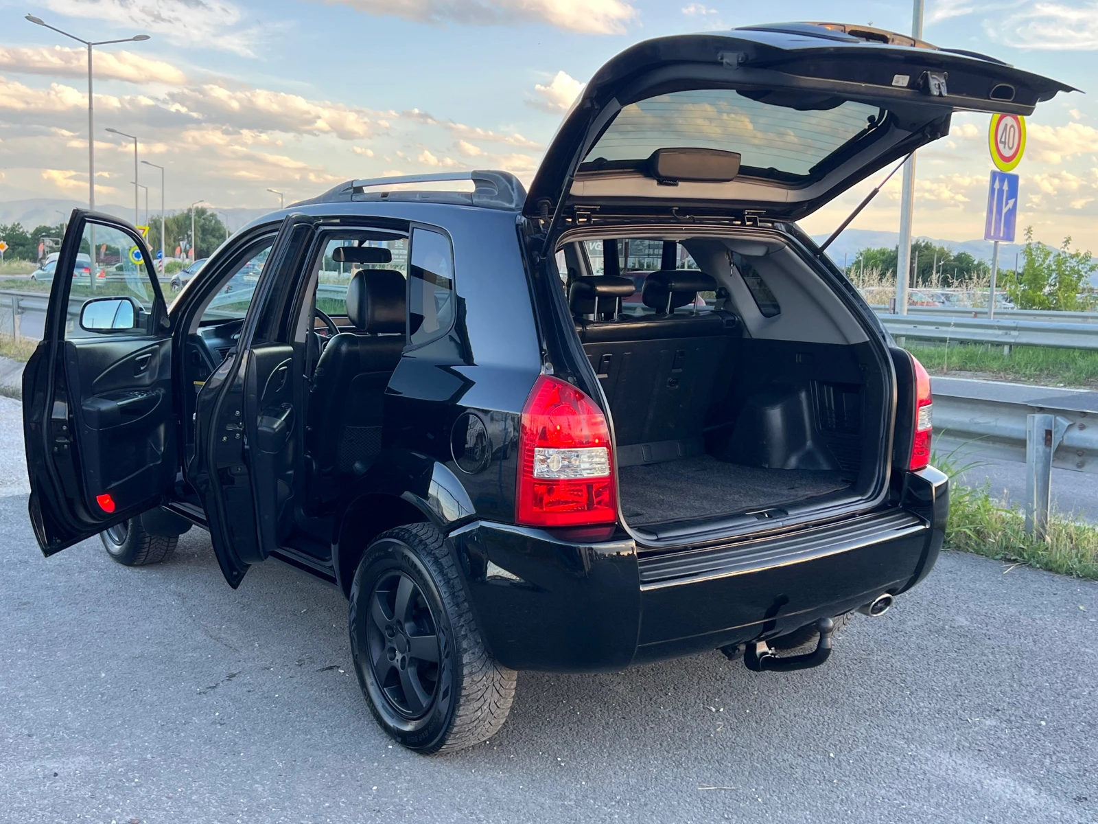 Hyundai Tucson ЛИЗИНГ-КОЖА-КЛИМА, снимка 14 - Автомобили и джипове - 54918669