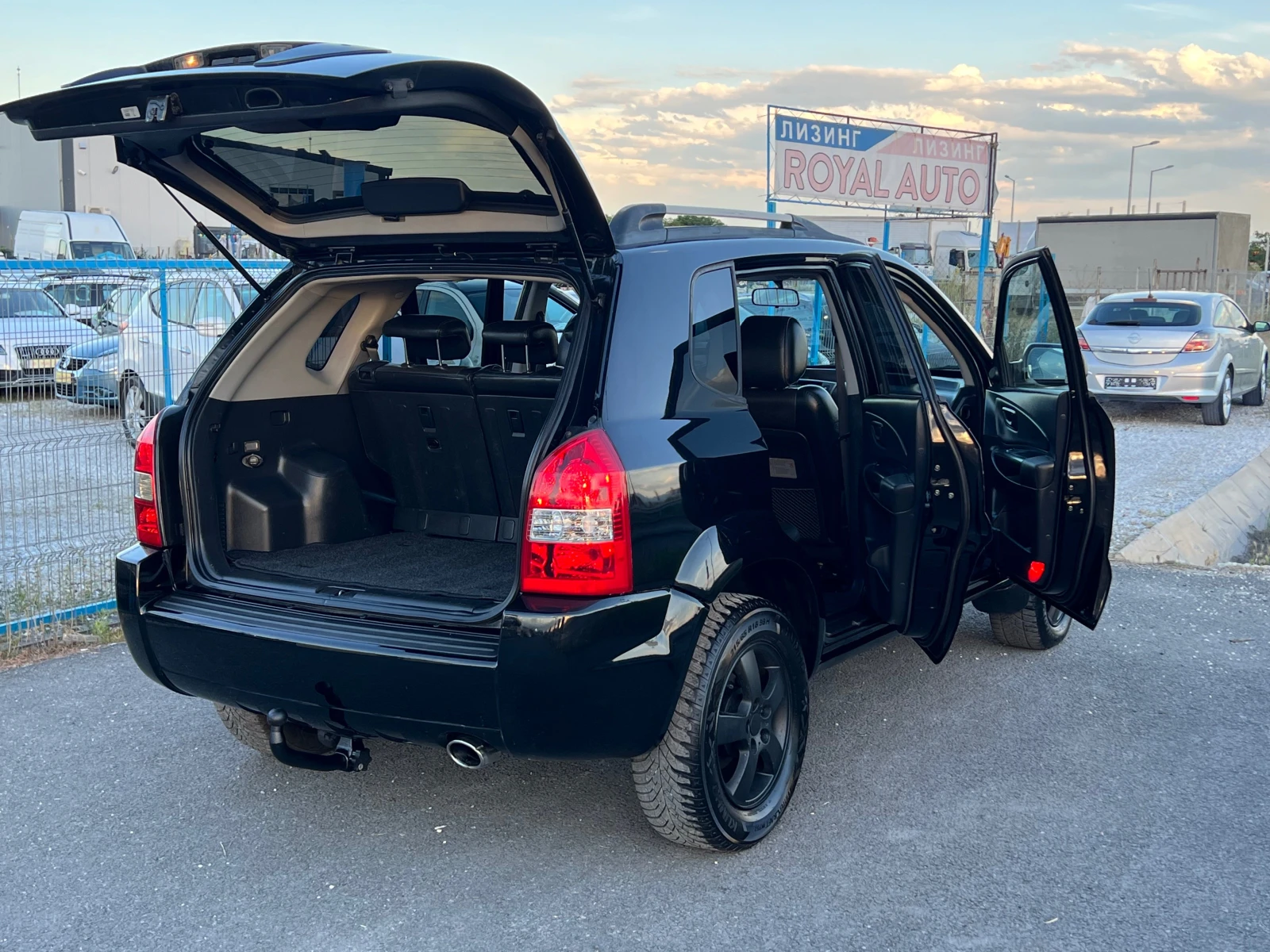 Hyundai Tucson ЛИЗИНГ-КОЖА-КЛИМА, снимка 13 - Автомобили и джипове - 54918669