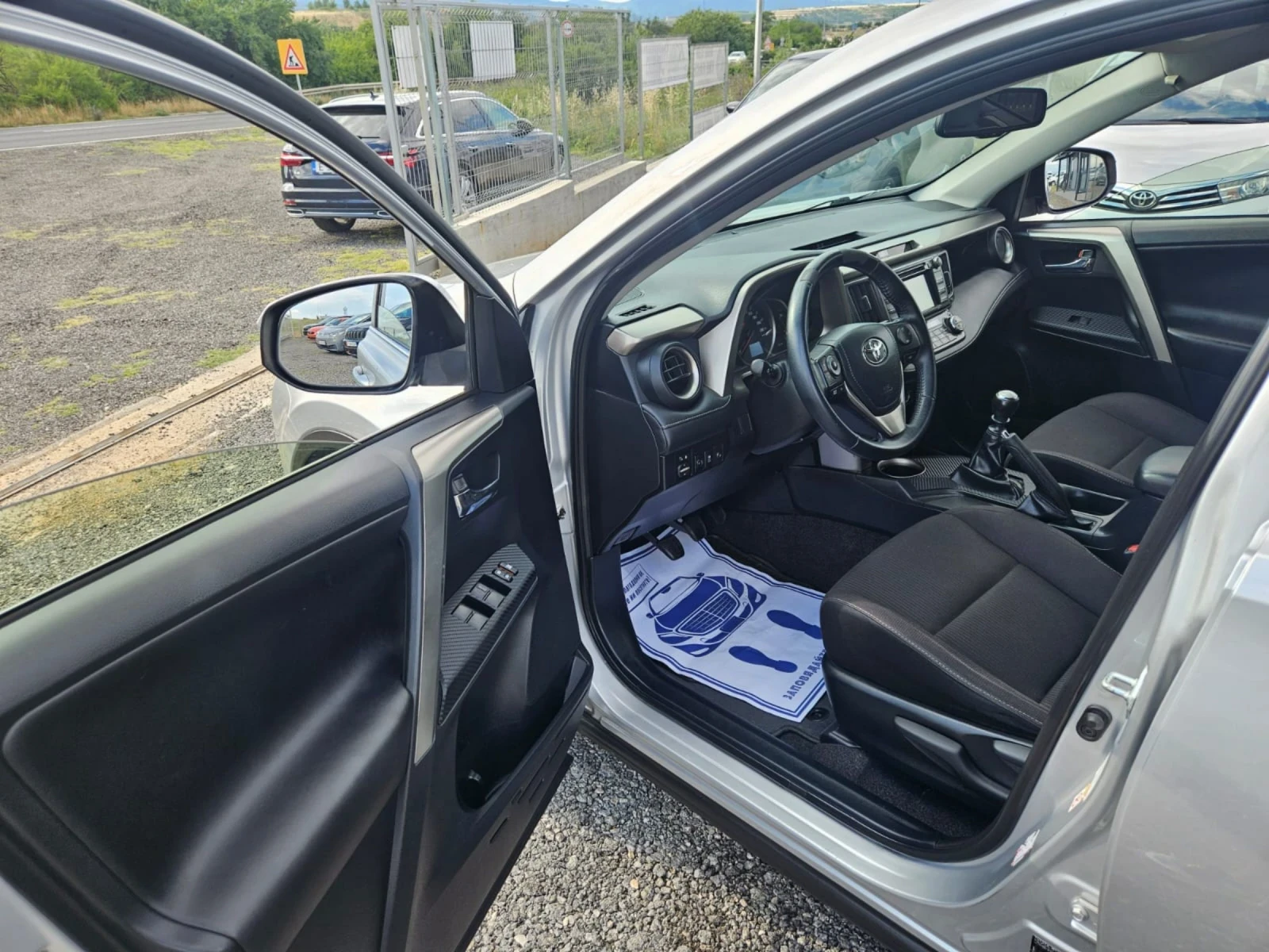 Toyota Rav4 2.0D4D, снимка 11 - Автомобили и джипове - 55037880