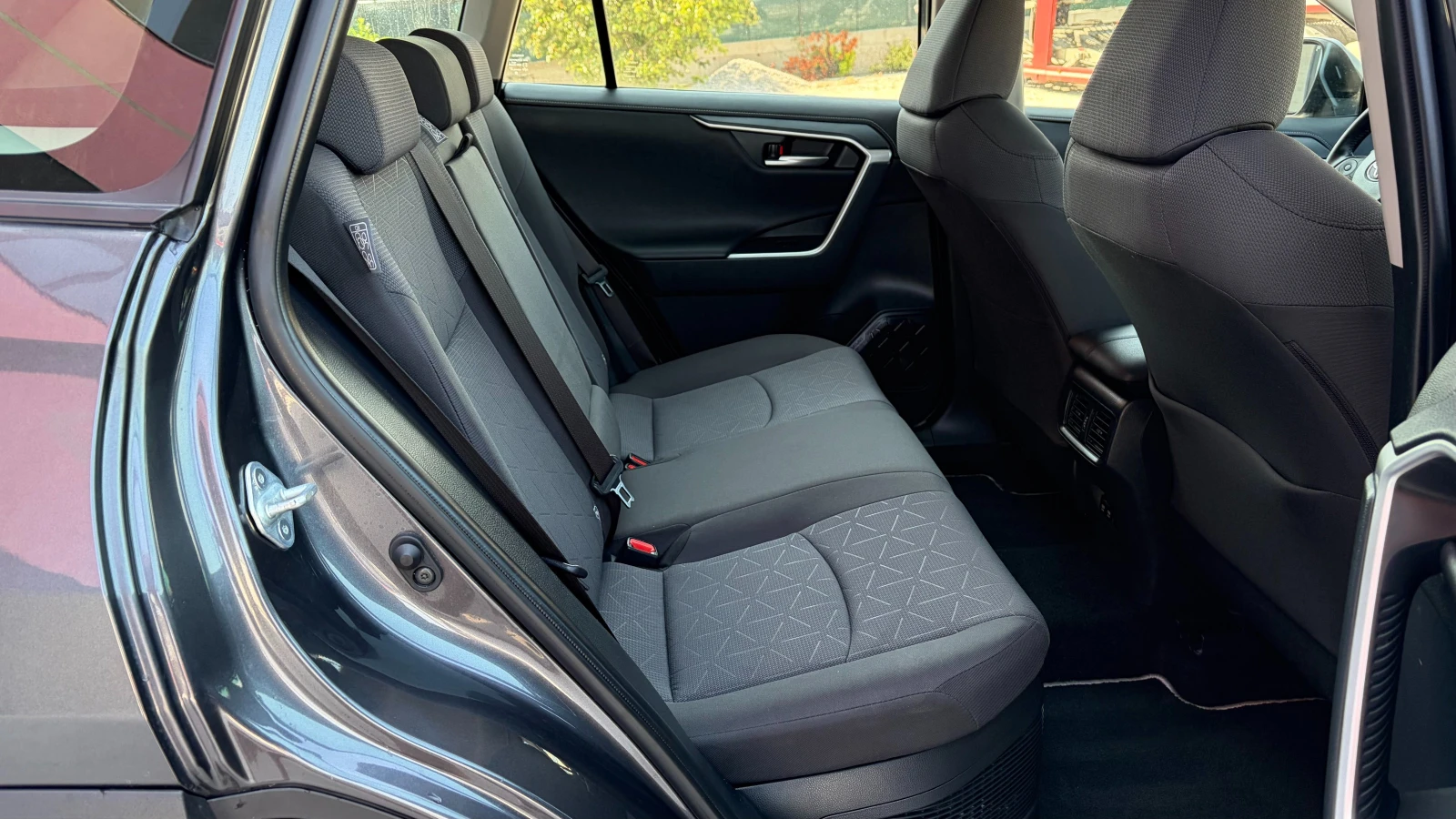 Toyota Rav4 2.5 Hybrid , снимка 11 - Автомобили и джипове - 55309774