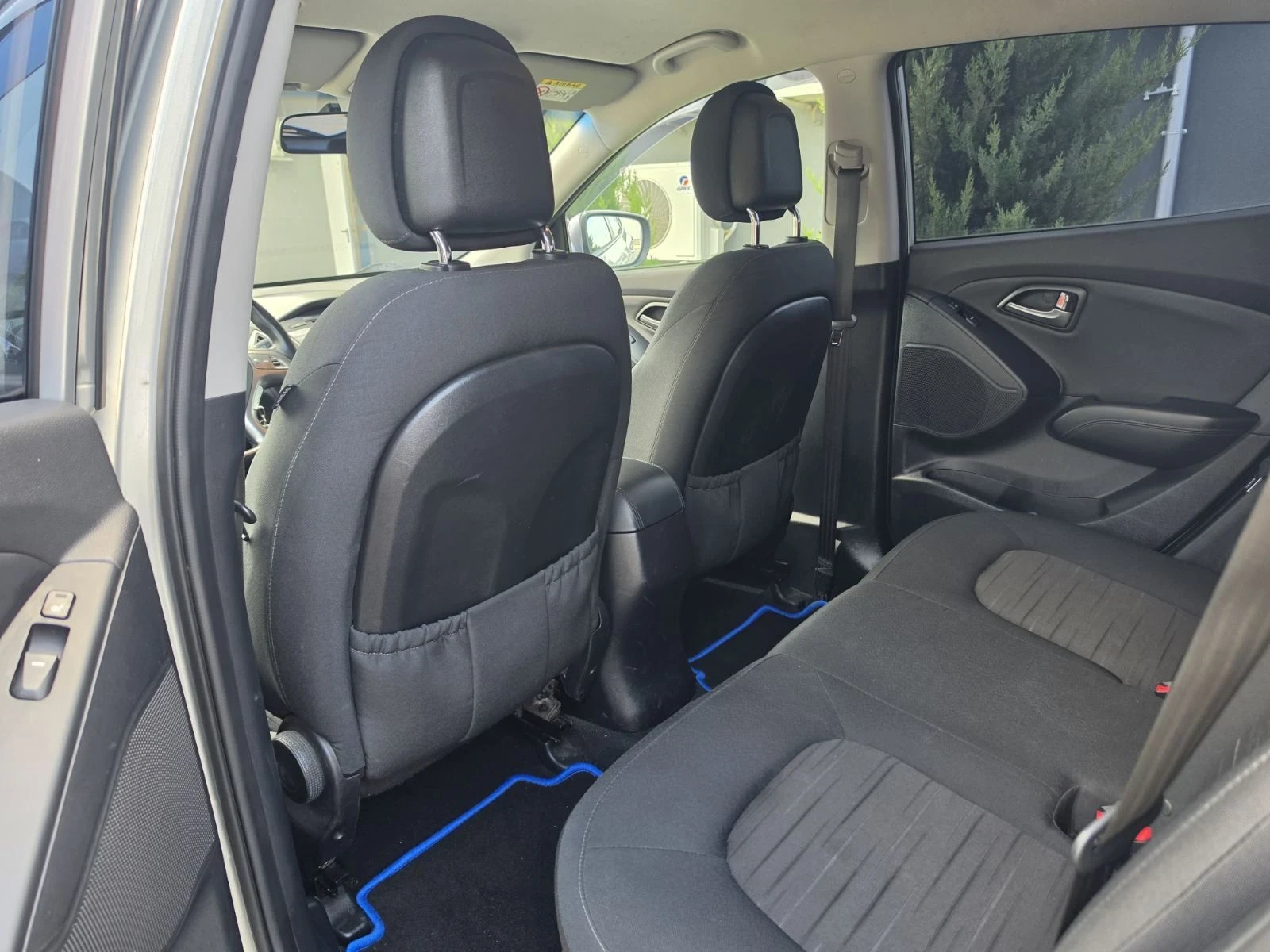Hyundai IX35 1.7, Фейс, снимка 12 - Автомобили и джипове - 56166799