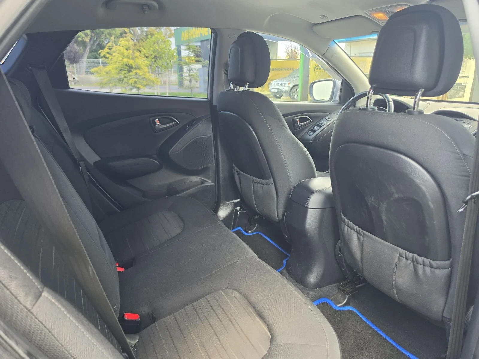 Hyundai IX35 1.7, Фейс, снимка 17 - Автомобили и джипове - 56166799