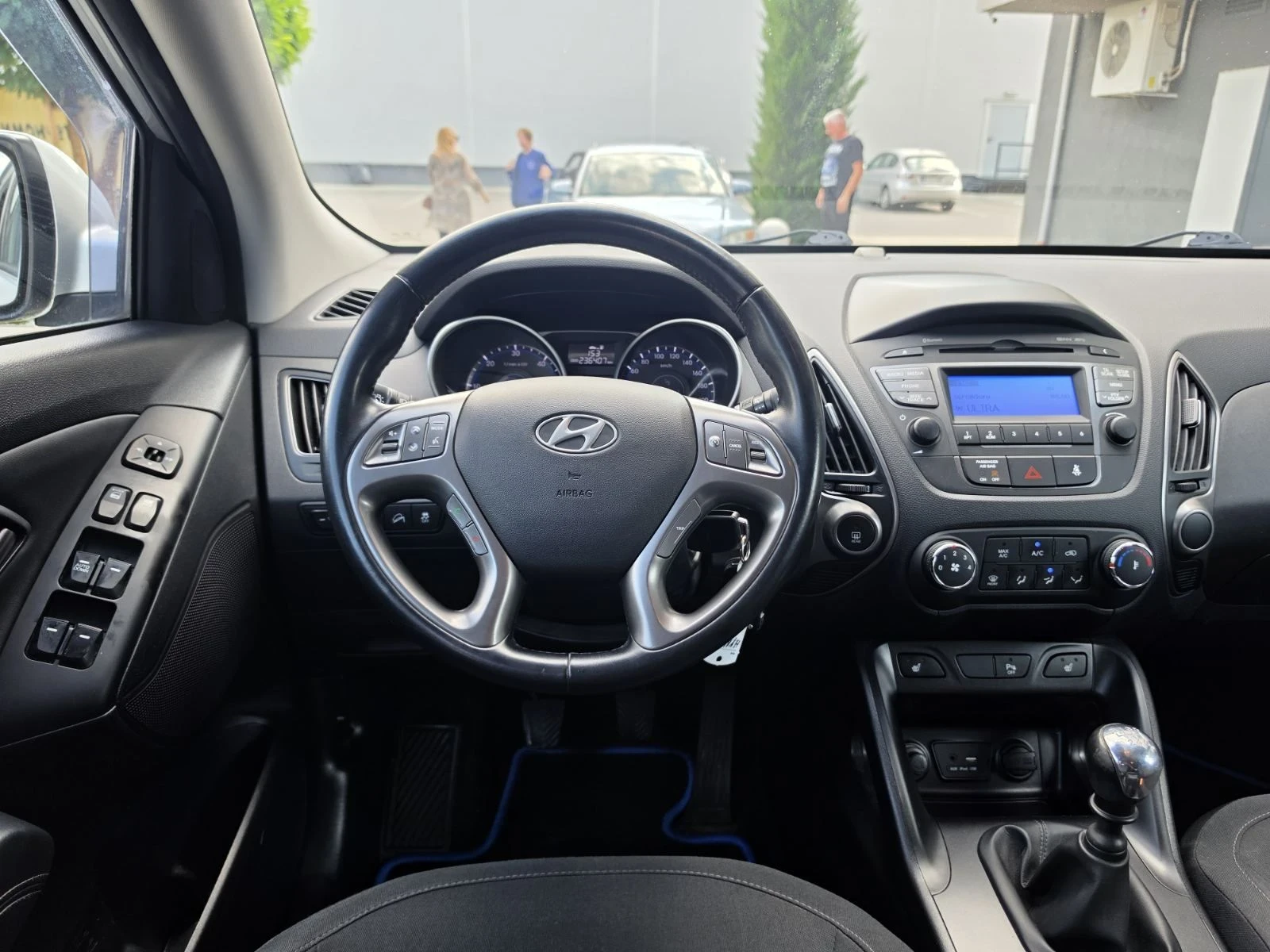 Hyundai IX35 1.7, Фейс, снимка 16 - Автомобили и джипове - 56166799
