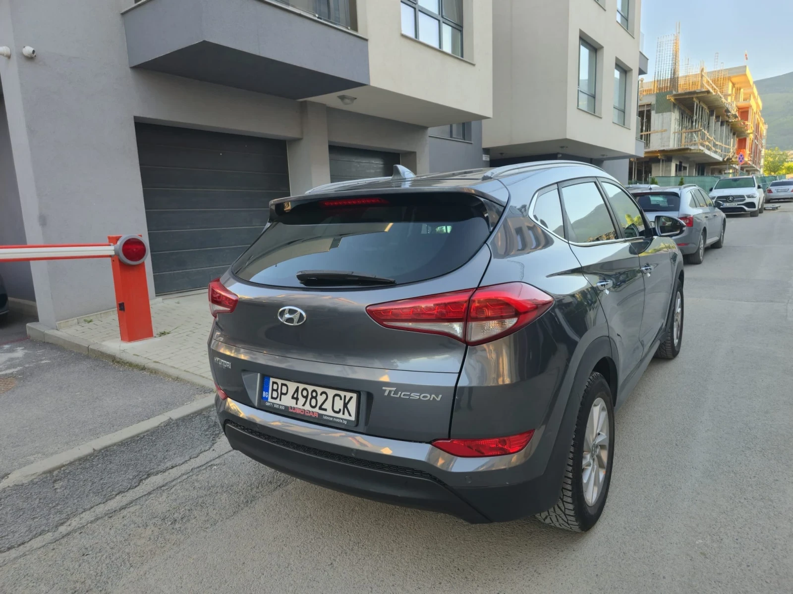 Hyundai Tucson, снимка 9 - Автомобили и джипове - 56688245