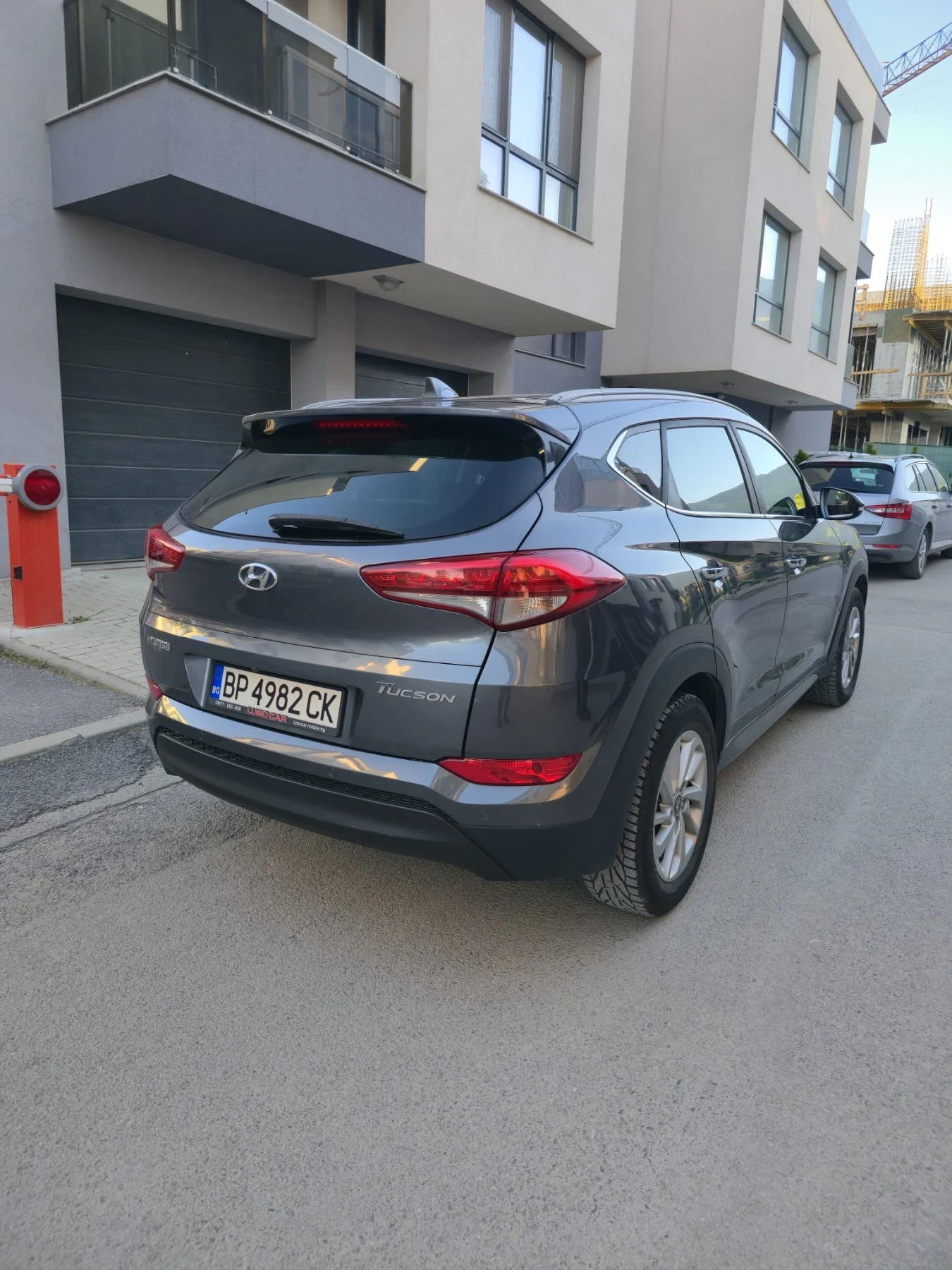Hyundai Tucson, снимка 5 - Автомобили и джипове - 56688245
