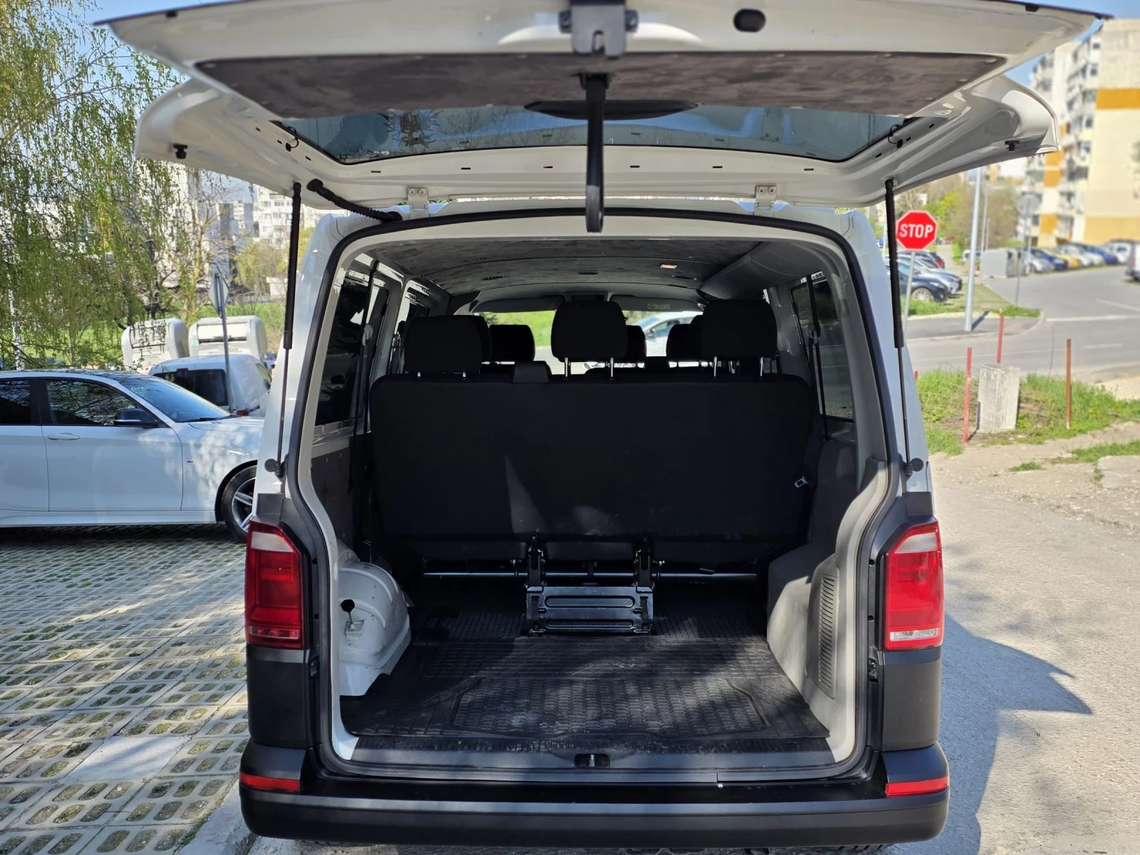 VW Transporter T6 дълга база, снимка 13 - Бусове и автобуси - 54250633