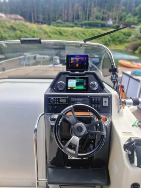 Моторна яхта Quicksilver  Activ 755 Sundeck, снимка 8