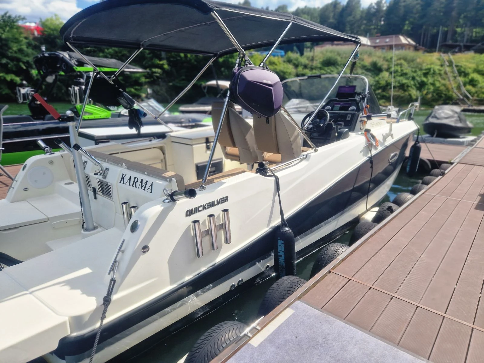 Моторна яхта Quicksilver  Activ 755 Sundeck, снимка 3 - Воден транспорт - 55173112