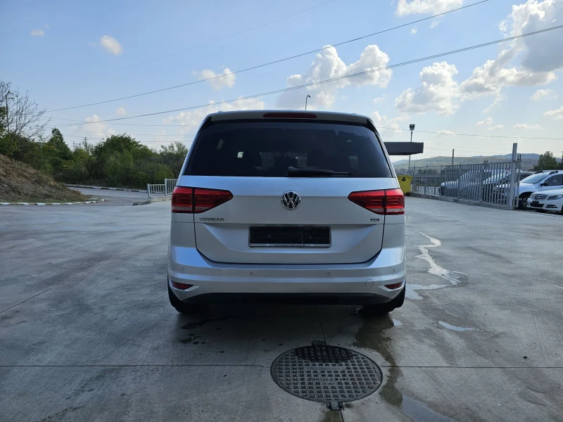 VW Touran 1.6TDI, снимка 6 - Автомобили и джипове - 47293667